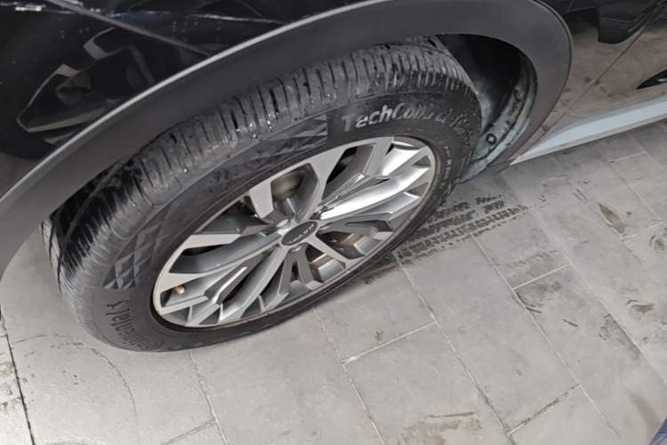 Used Haval H6 2020 2.0 GDIT Automatic Platinum Champion Edition Left Front Wheel Hub