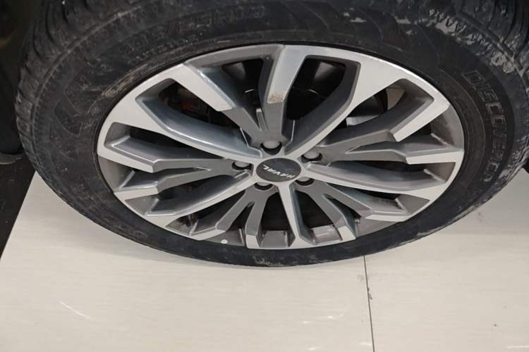 Used Haval H6 2020 2.0 GDIT Automatic Platinum Champion Edition Left Front Wheel Hub
