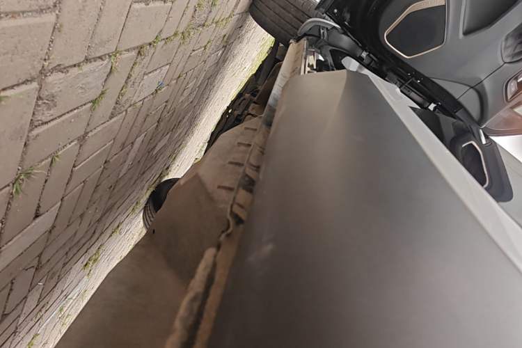 Used Haval H6 2020 1.5 GDIT Automatic Platinum Champion Edition Left Side Sill