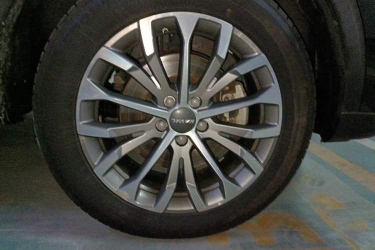 Used Haval H6 2020 1.5 GDIT Automatic Platinum Luxury Edition Right Front Wheel Hub