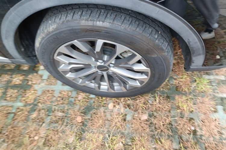 Used Haval H6 2020 1.5 GDIT Automatic Platinum Champion Edition Right Front Wheel Hub