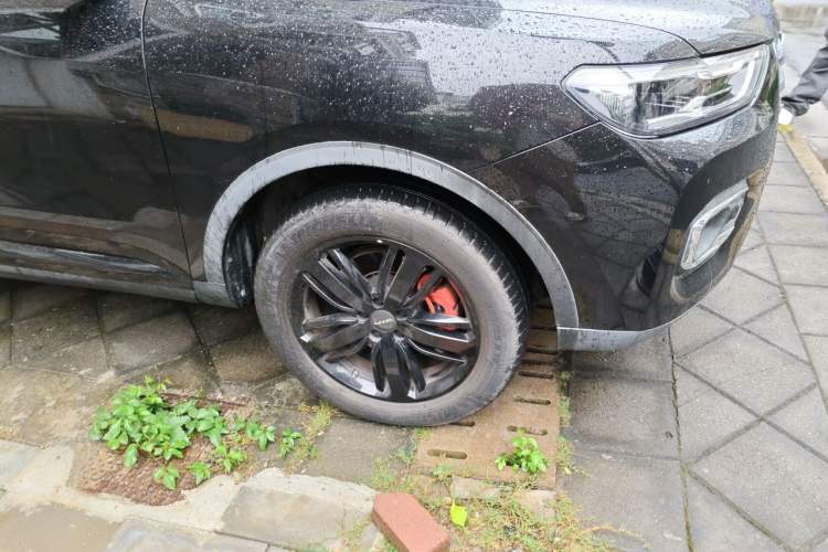 Used Haval H6 2020 2.0 GDIT Automatic GT Power Edition Right Front Wheel Hub