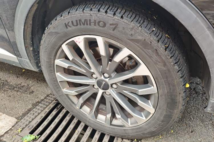 Used Haval H6 2020 1.5 GDIT Automatic Platinum Champion Edition Right Front Wheel Hub