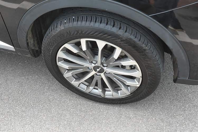 Used Haval H6 2020 1.5 GDIT Automatic Platinum Champion Edition Right Front Wheel Hub