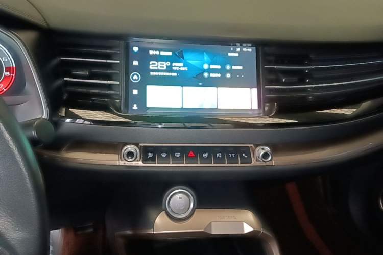 Used Haval H6 2020 1.5 GDIT Automatic Platinum Luxury Edition Audio And AC Panel