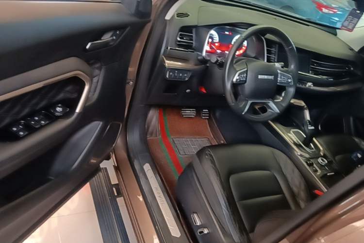 Used Haval H6 2020 1.5 GDIT Automatic Platinum Luxury Edition Driver Seat