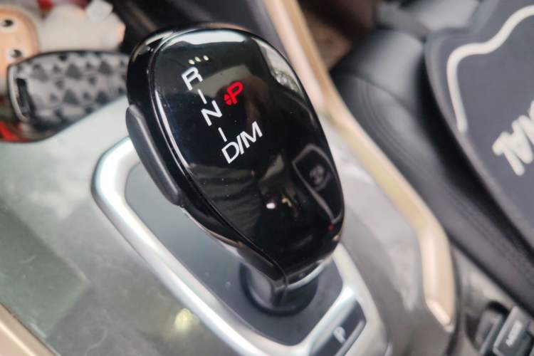 Used Haval H6 2020 2.0 GDIT Automatic Platinum Champion Edition Gear Lever