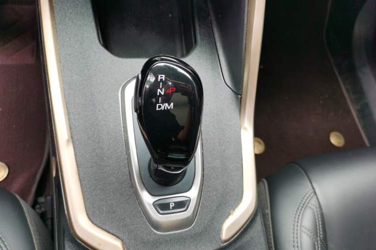 Used Haval H6 2020 1.5 GDIT Automatic Platinum Champion Edition Gear Lever