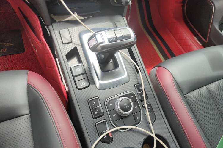 Used Haval H6 2020 1.5 GDIT Automatic Platinum Champion Edition Gear Lever
