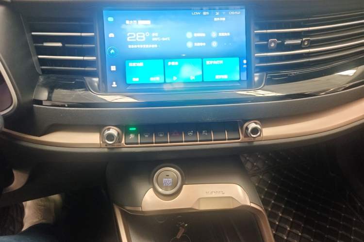 Used Haval H6 2020 1.5 GDIT Automatic Platinum Champion Edition Audio And AC Panel