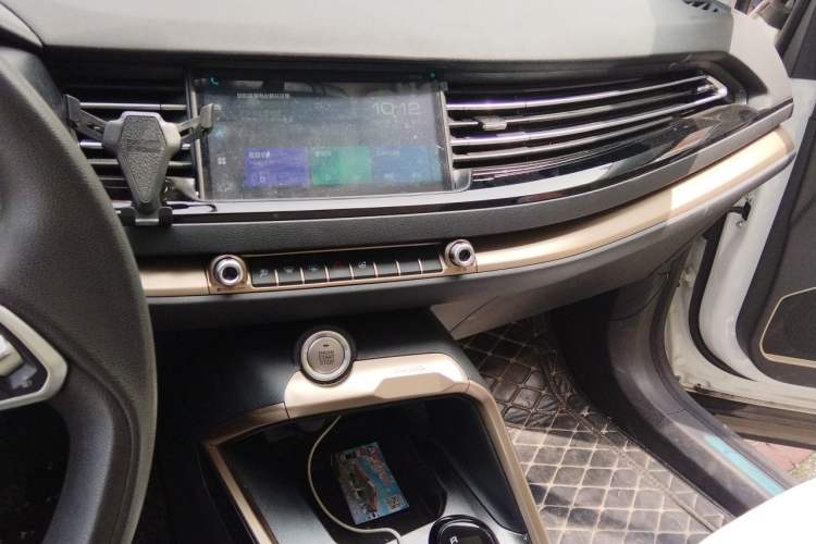 Used Haval H6 2020 1.5 GDIT Automatic Platinum Urban Edition Audio And AC Panel