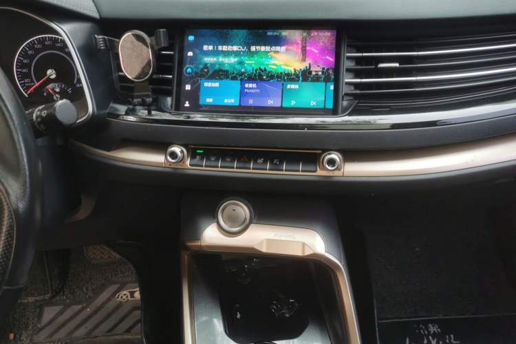 Used Haval H6 2020 1.5 GDIT Automatic Platinum Champion Edition Audio And AC Panel