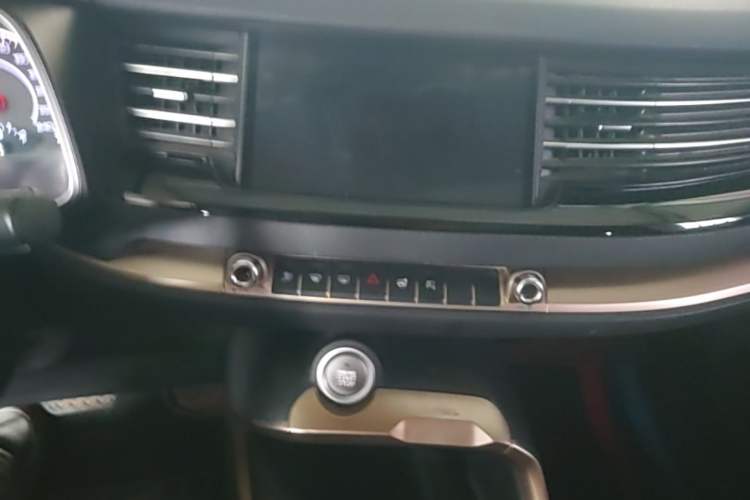 Used Haval H6 2020 1.5 GDIT Automatic Platinum Champion Edition Audio And AC Panel