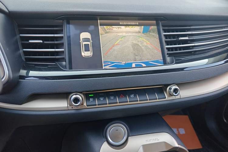 Used Haval H6 2020 1.5 GDIT Automatic Platinum Urban Edition Audio And AC Panel
