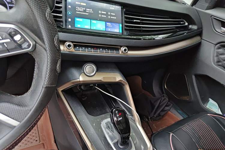 Used Haval H6 2020 1.5 GDIT Automatic Platinum Champion Edition Audio And AC Panel