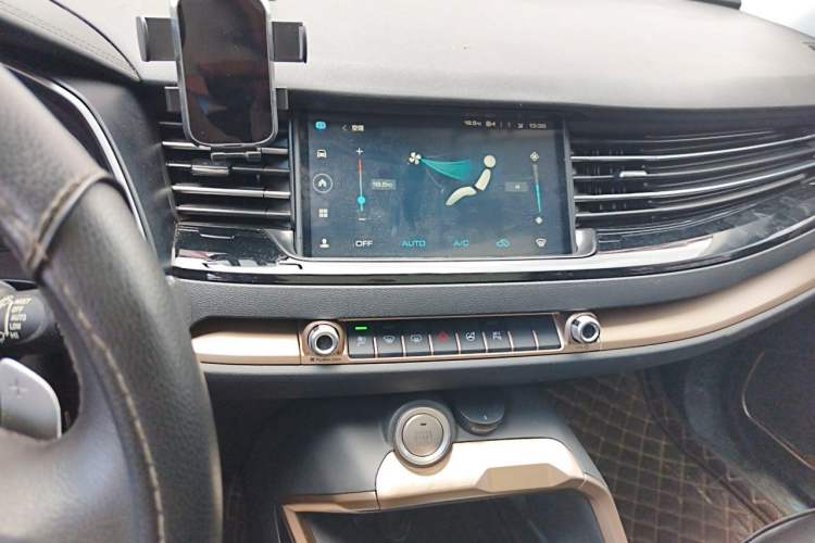 Used Haval H6 2020 1.5 GDIT Automatic Platinum Champion Edition Audio And AC Panel