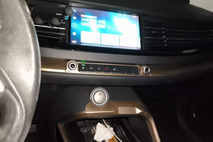 Used Haval H6 2020 1.5 GDIT Automatic Platinum Urban Edition Audio And AC Panel