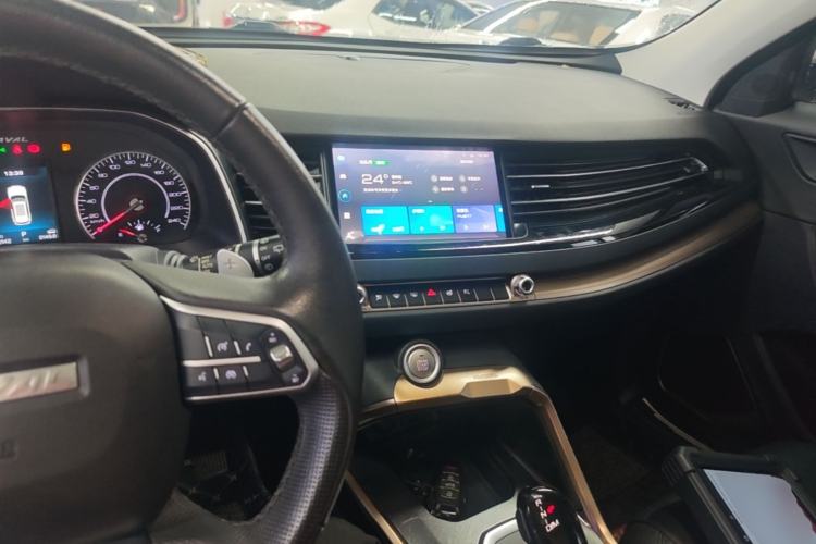 Used Haval H6 2020 1.5 GDIT Automatic Platinum Champion Edition Center Console