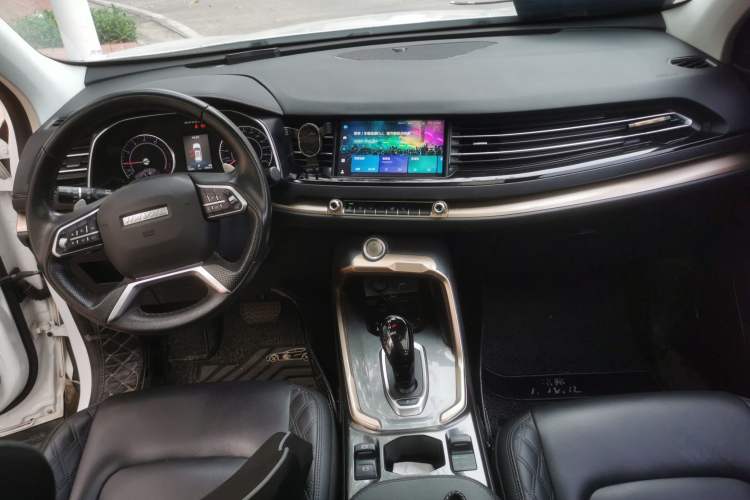 Used Haval H6 2020 1.5 GDIT Automatic Platinum Champion Edition Center Console