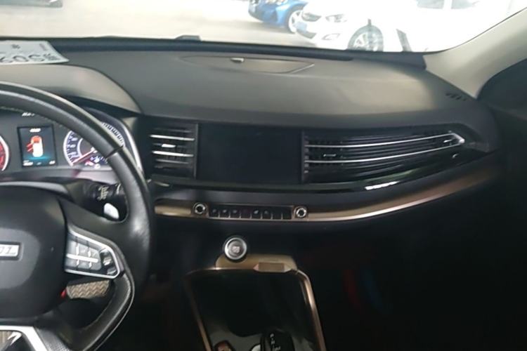Used Haval H6 2020 1.5 GDIT Automatic Platinum Champion Edition Center Console