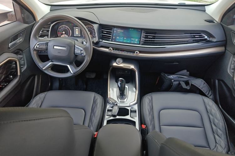 Used Haval H6 2020 1.5 GDIT Automatic Platinum Urban Edition Center Console