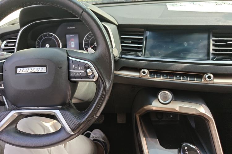 Used Haval H6 2020 1.5 GDIT Automatic Platinum Champion Edition Center Console
