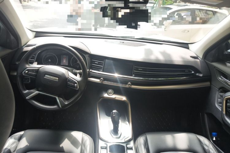 Used Haval H6 2020 1.5 GDIT Automatic Platinum Champion Edition Center Console