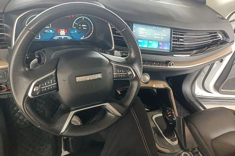Used Haval H6 2020 1.5 GDIT Automatic Platinum Luxury Edition Center Console