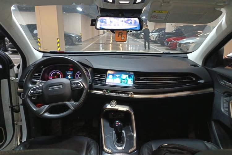 Used Haval H6 2020 2.0 GDIT Automatic Platinum Champion Edition Center Console