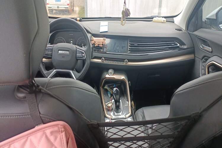 Used Haval H6 2020 1.5 GDIT Automatic Platinum Champion Edition Center Console