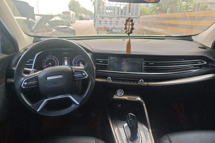 Used Haval H6 2020 1.5 GDIT Automatic Platinum Urban Edition Center Console