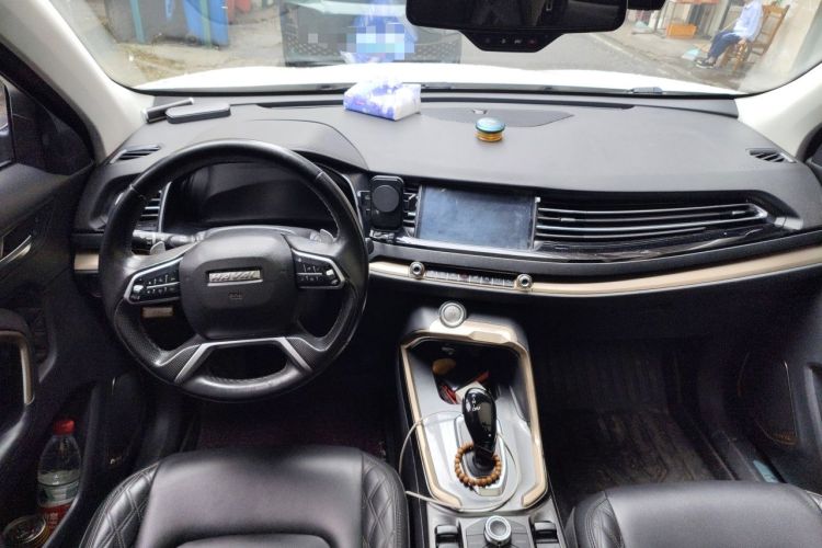 Used Haval H6 2020 1.5 GDIT Automatic Platinum Luxury Edition Center Console