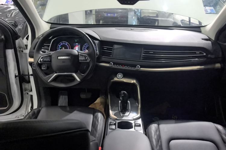 Used Haval H6 2020 2.0 GDIT Automatic Platinum Champion Edition Center Console
