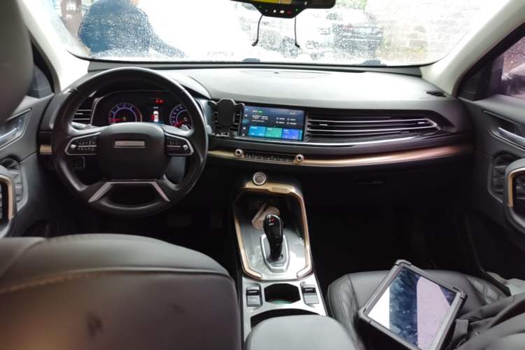 Used Haval H6 2020 1.5 GDIT Automatic Platinum Champion Edition Center Console