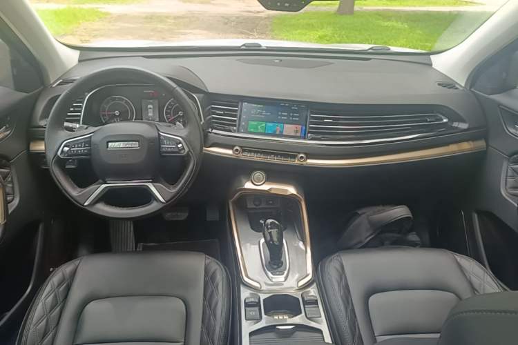 Used Haval H6 2020 1.5 GDIT Automatic Platinum Champion Edition Center Console