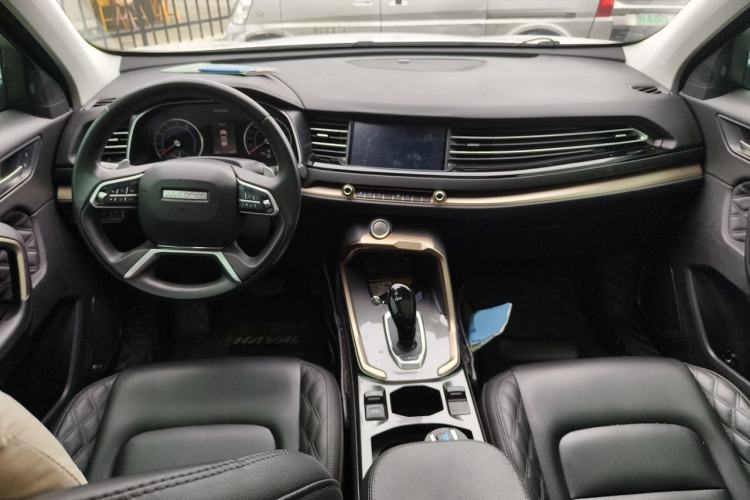 Used Haval H6 2020 2.0 GDIT Automatic Platinum Champion Edition Center Console