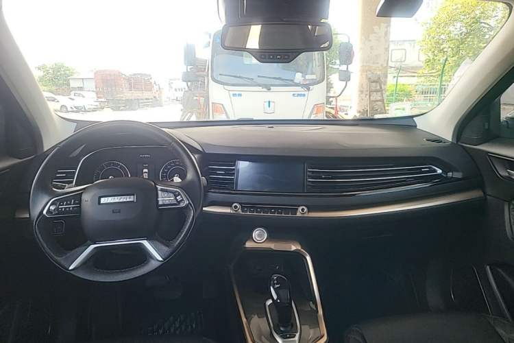 Used Haval H6 2020 1.5 GDIT Automatic Platinum Champion Edition Center Console