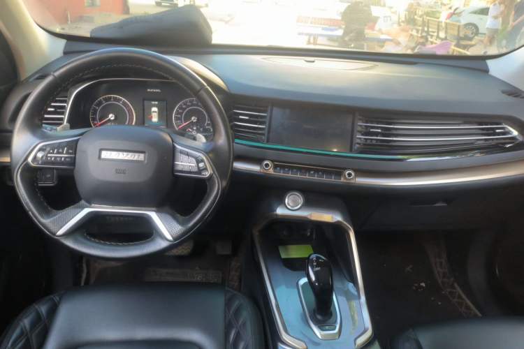 Used Haval H6 2020 1.5 GDIT Automatic Platinum Champion Edition Center Console