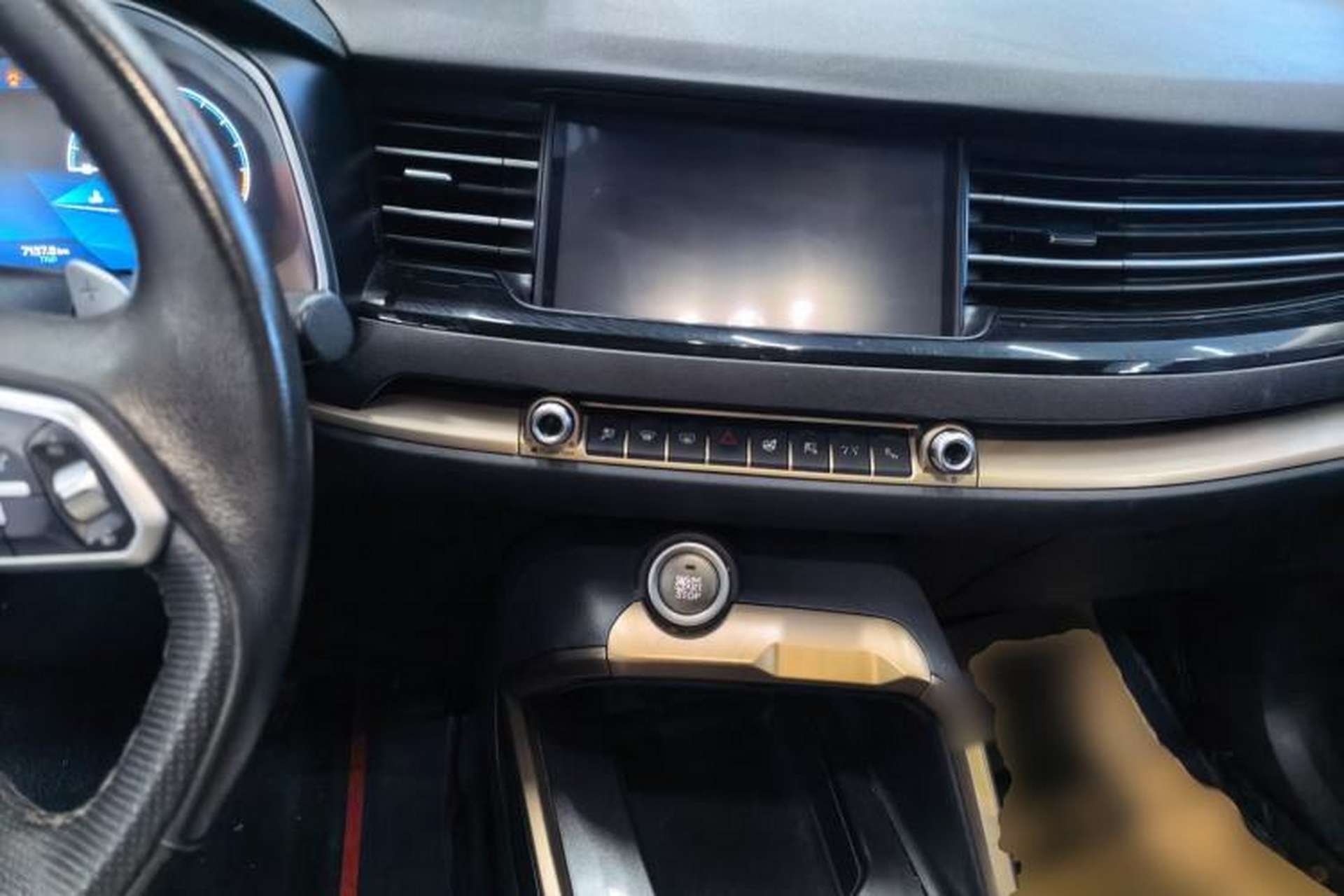 Used Haval H6 2020 2.0 GDIT Automatic Platinum Luxury Edition Center Console