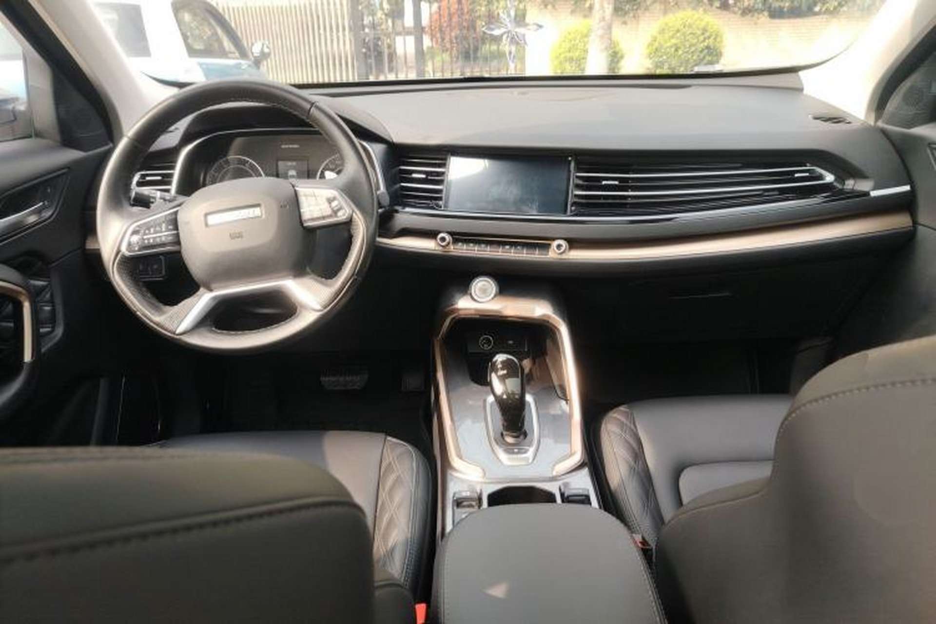 Used Haval H6 2020 1.5 GDIT Automatic Platinum Champion Edition Center Console