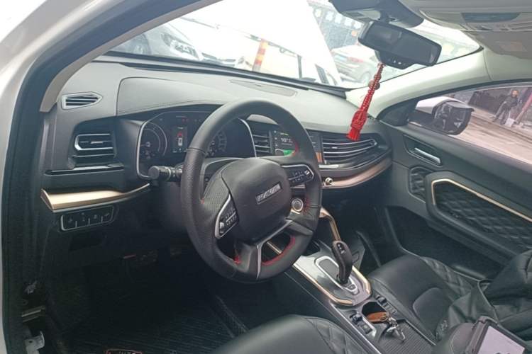 Used Haval H6 2020 1.5 GDIT Automatic Platinum Champion Edition Center Console