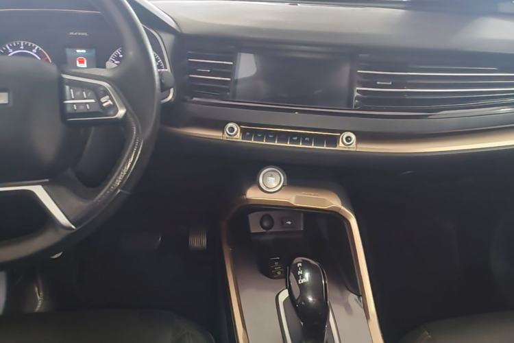 Used Haval H6 2020 1.5 GDIT Automatic Platinum Champion Edition Center Console