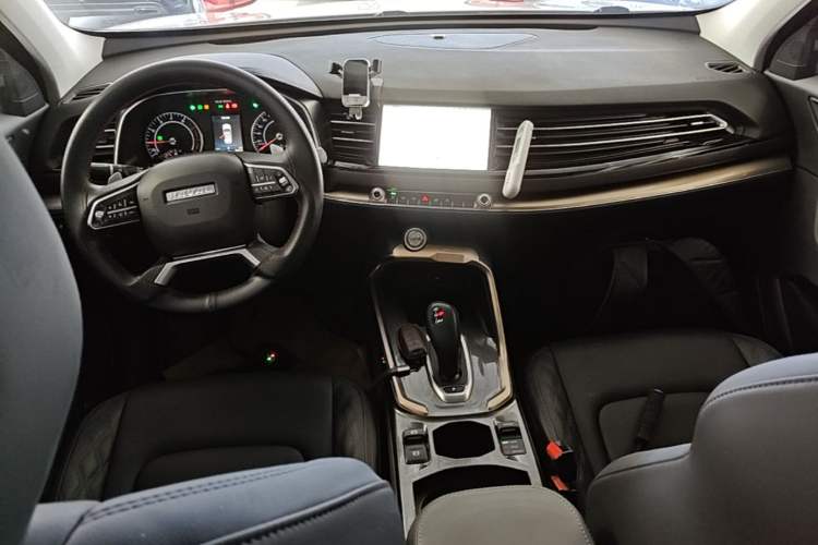 Used Haval H6 2020 1.5 GDIT Automatic Platinum Champion Edition Center Console