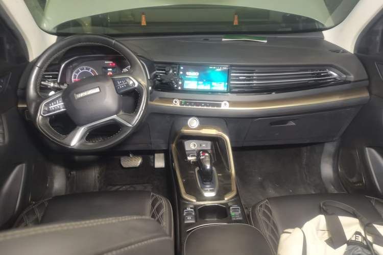 Used Haval H6 2020 1.5 GDIT Automatic Platinum Champion Edition Center Console