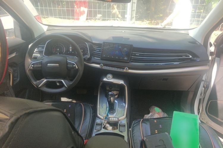Used Haval H6 2020 1.5 GDIT Automatic Platinum Urban Edition Center Console