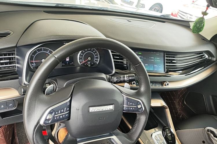 Used Haval H6 2020 1.5 GDIT Automatic Platinum Champion Edition Center Console