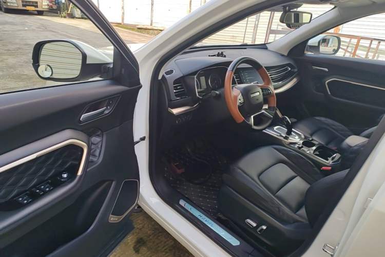 Used Haval H6 2020 1.5 GDIT Automatic Platinum Champion Edition Driver Seat