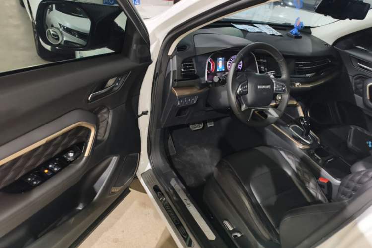 Used Haval H6 2020 1.5 GDIT Automatic Platinum Champion Edition Driver Seat