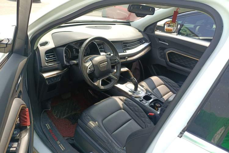 Used Haval H6 2020 1.5 GDIT Automatic Platinum Champion Edition Driver Seat
