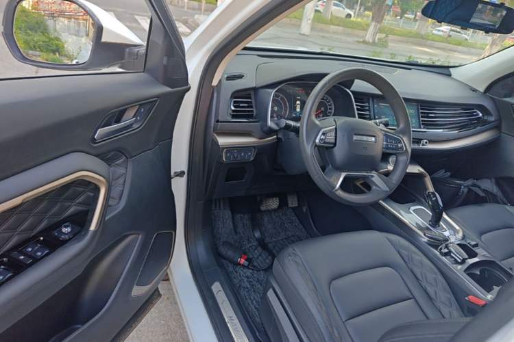 Used Haval H6 2020 1.5 GDIT Automatic Platinum Urban Edition Driver Seat